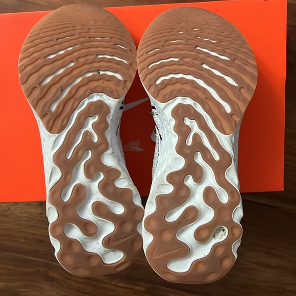 Nike Women’s React Infinity Run FK 3 - Picture 5 of 7